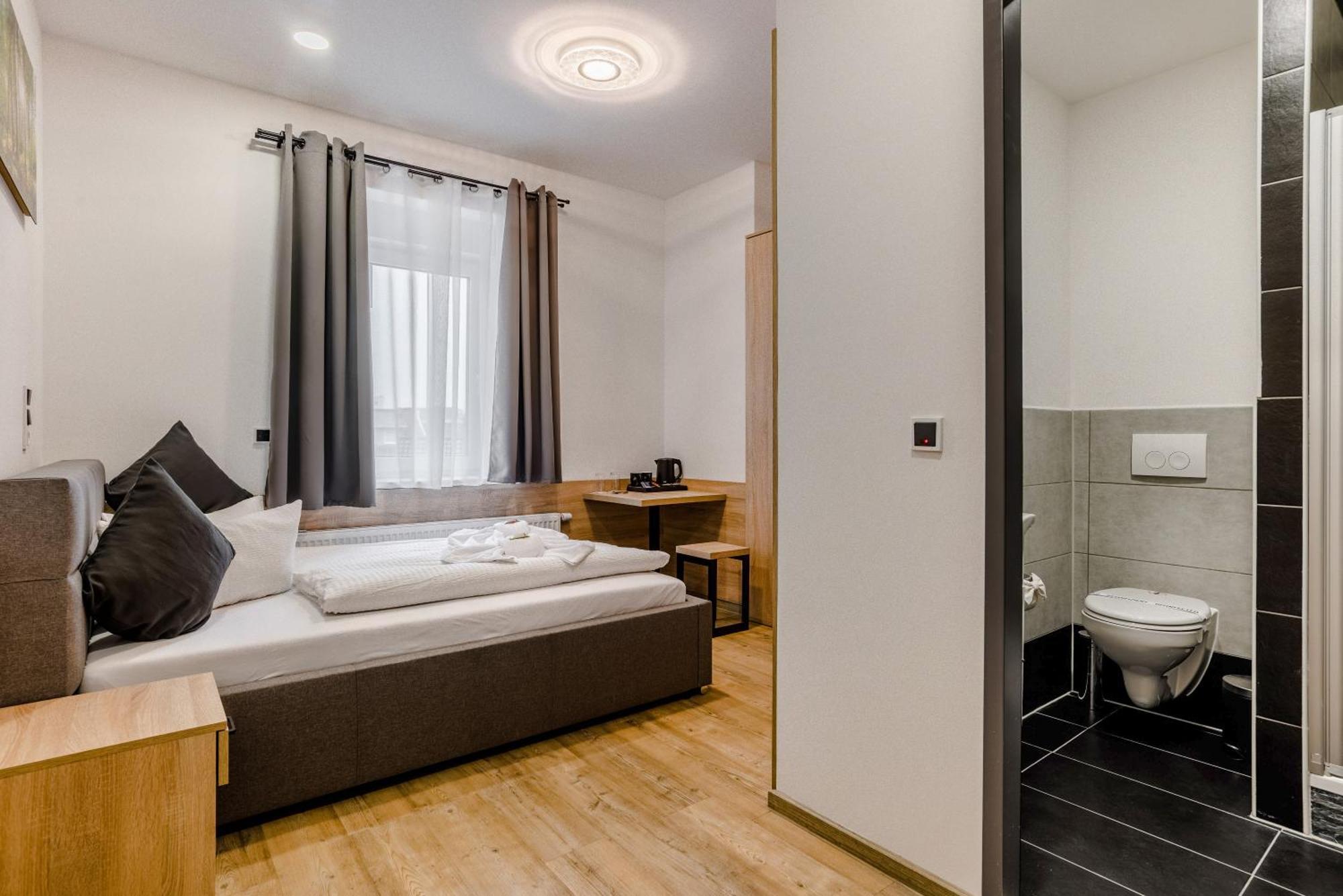 Hotel Montenegro Worms Buitenkant foto
